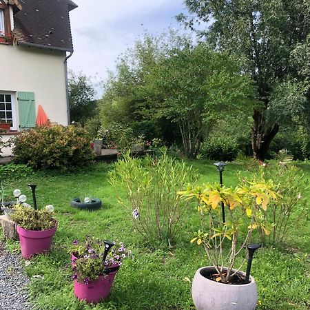 Grande Chambre Familiale Jaune Tout Bonnement Bien Putot-en-Auge Exterior foto