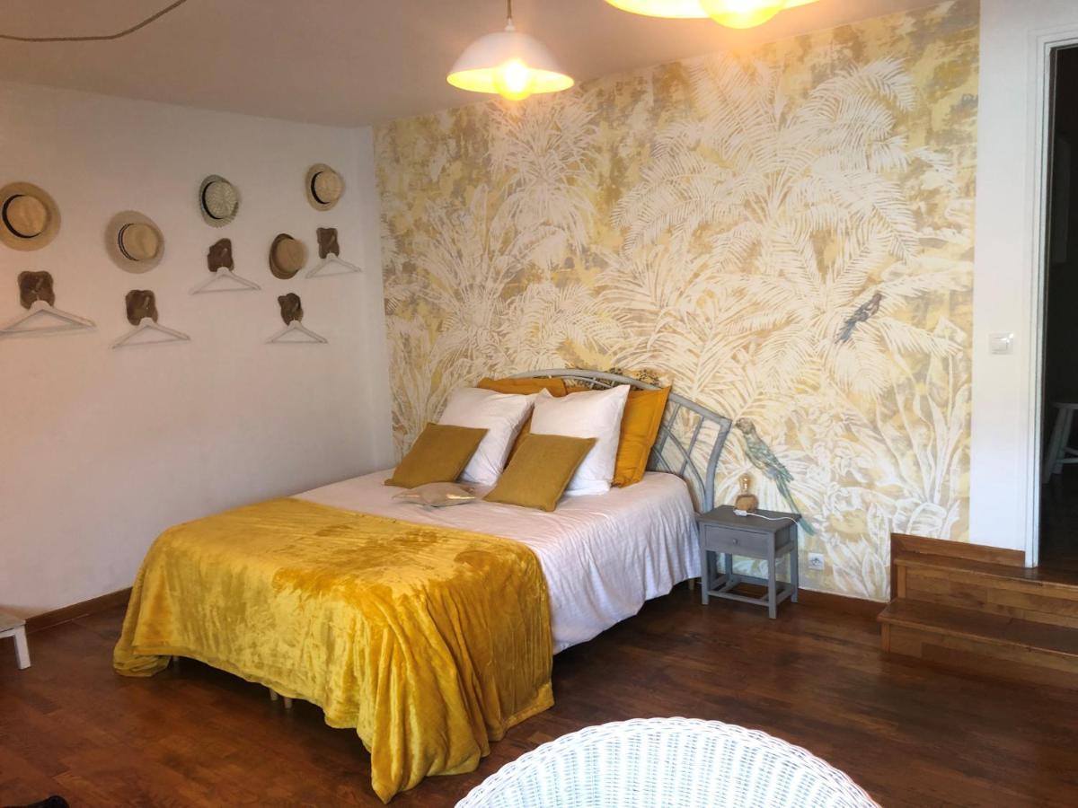 Grande Chambre Familiale Jaune Tout Bonnement Bien Putot-en-Auge Exterior foto